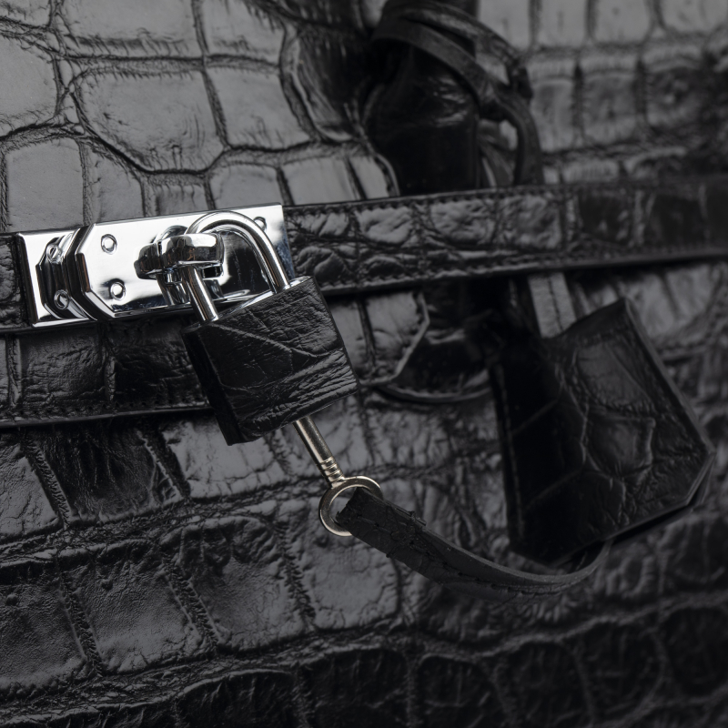 Женская черная сумка из кожи живота крокодила Биркин