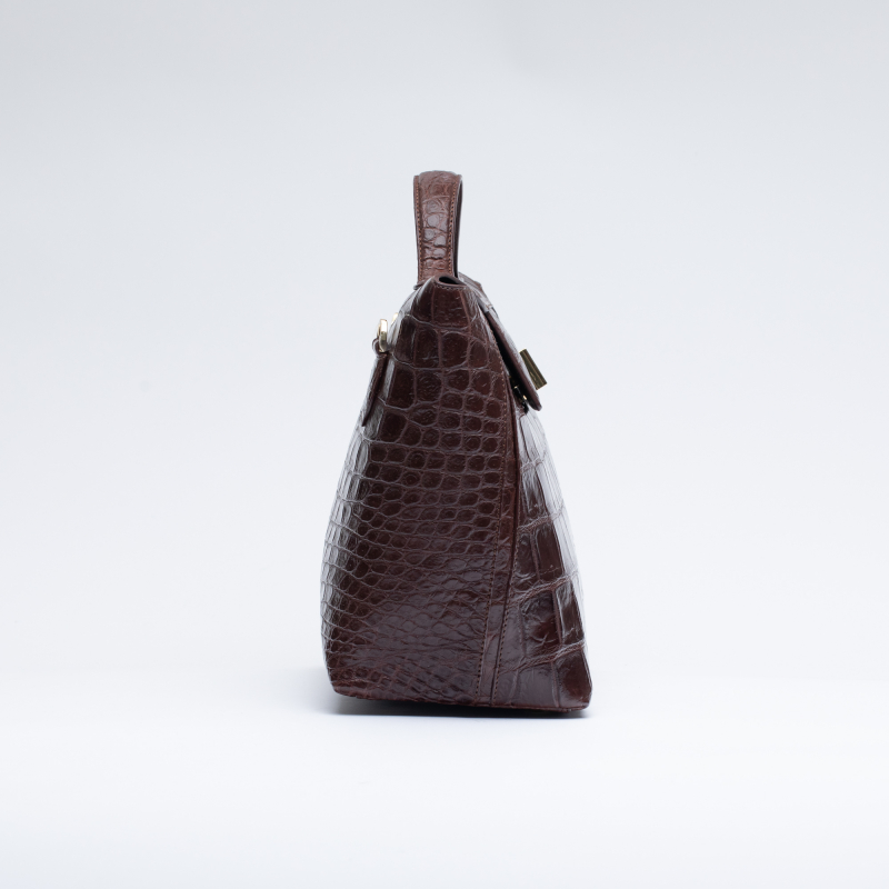 Вместительная сумка из крокодиловой кожи