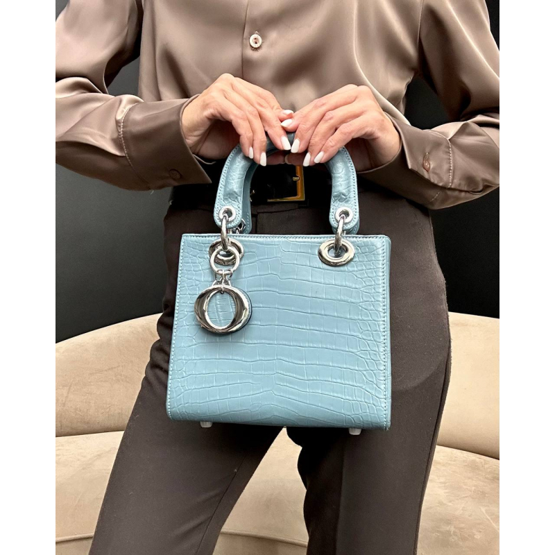 Сумка в стиле Dior из кожи крокодила