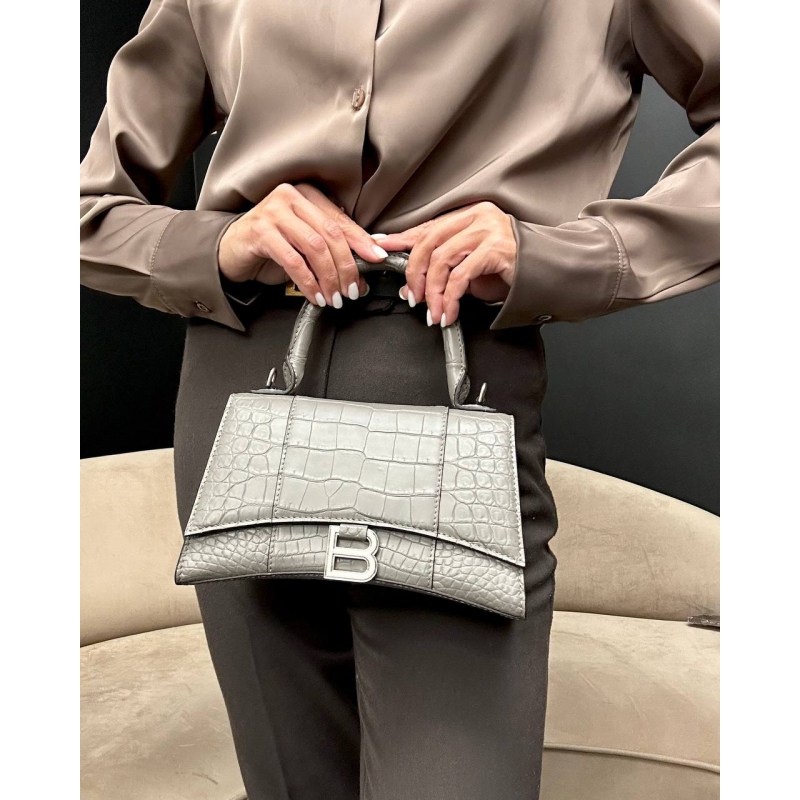Сумка из кожи крокодила в стиле Balenciaga