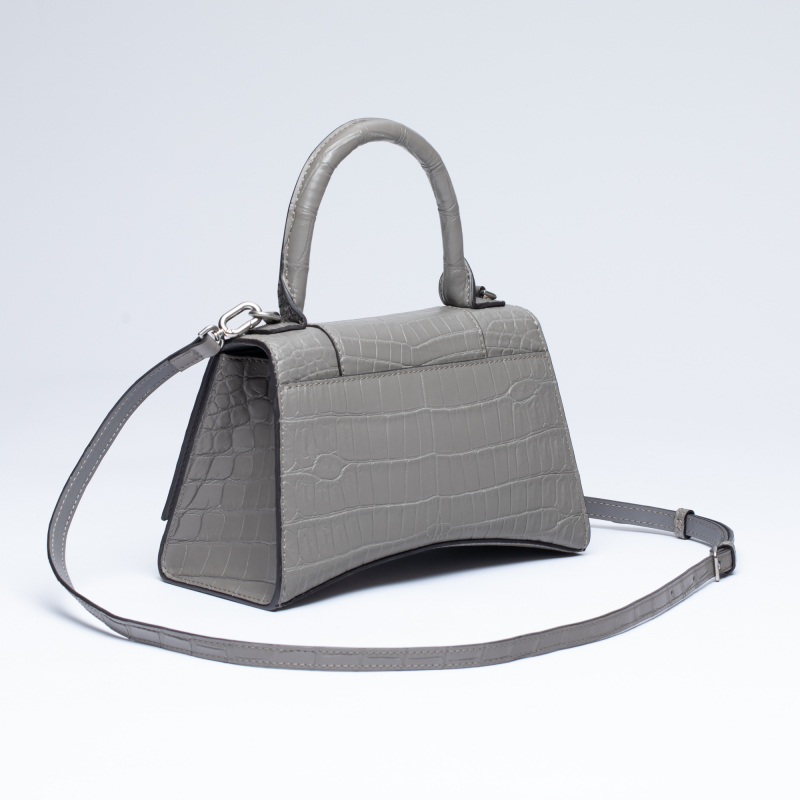 Сумка из кожи крокодила в стиле Balenciaga