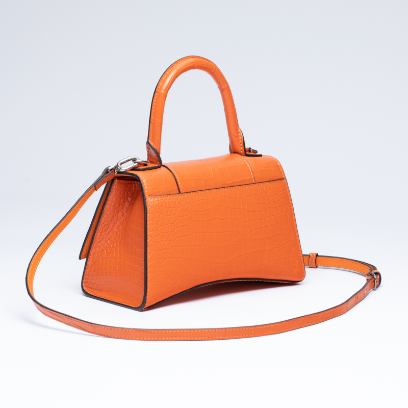 Сумка из крокодиловой кожи в стиле Balenciaga Сумка из крокодиловой кожи в стиле Balenciaga