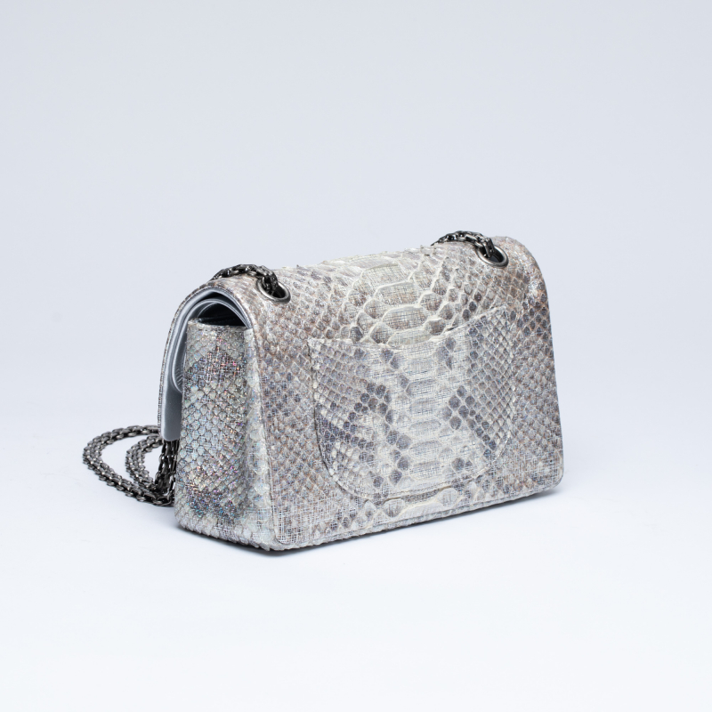 Сумка из кожи питона в стиле Chanel